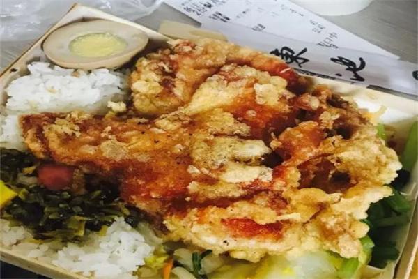 小馬哥招牌鹵肉飯加盟