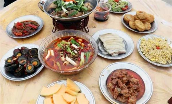 苗韻竹蓀鵝餐飲