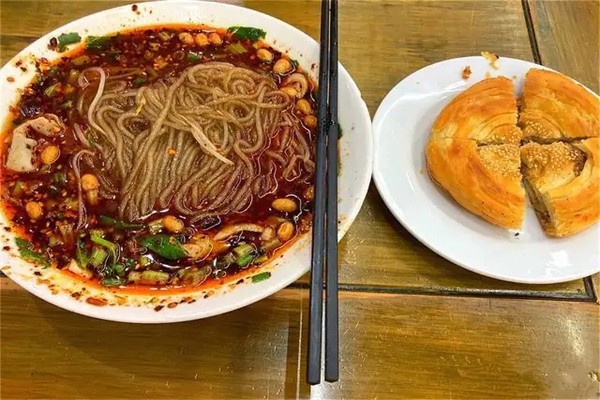 成都肥腸粉鍋盔加盟