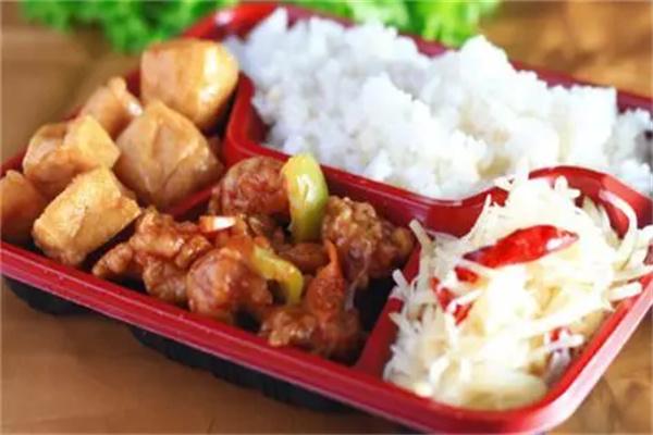 蘑菇愛(ài)上飯快餐加盟