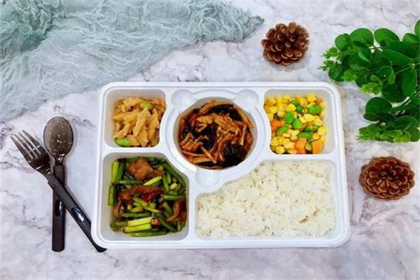 蘑菇愛(ài)上飯快餐加盟