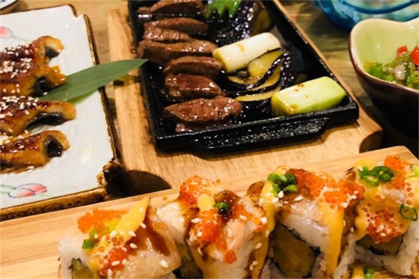 花漫里日式料理加盟