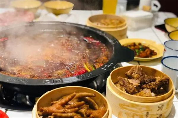 鹵校長(zhǎng)老火鍋
