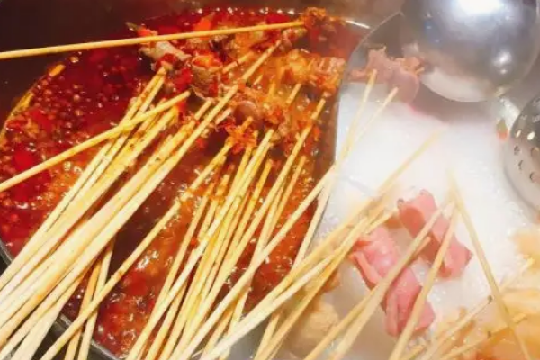 蓉小寶串串火鍋費(fèi)多少錢(qián)