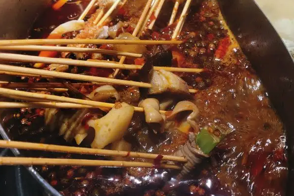 蓉小寶串串火鍋費(fèi)多少錢(qián)