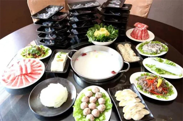 風(fēng)情麗江斑魚火鍋