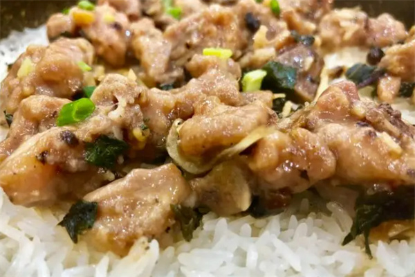 御尚犟骨頭排骨飯加盟