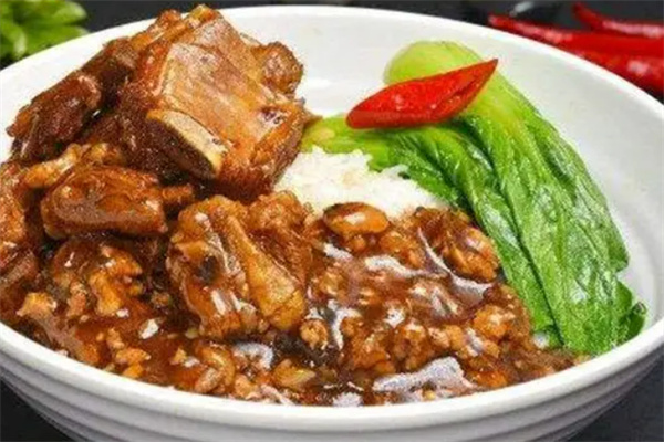 御尚犟骨頭排骨飯加盟