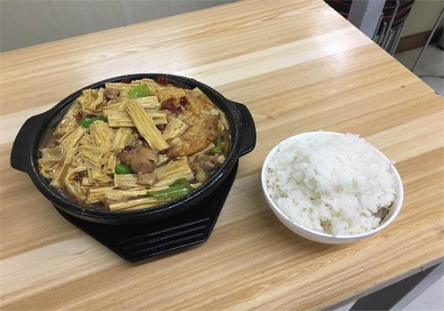 邢記鑫榮晟黃燜雞米飯加盟