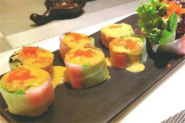 初見時(shí)尚料理加盟