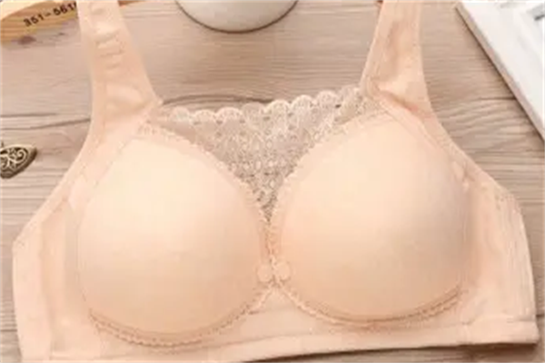 康妮芬內(nèi)衣