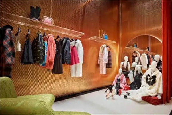連奴服飾加盟