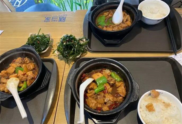 膳當(dāng)家黃燜雞米飯