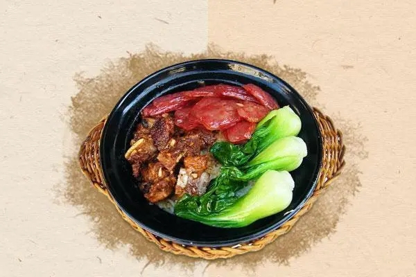勝香煲仔飯加盟