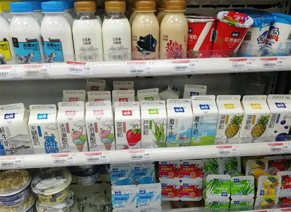 山花牛奶