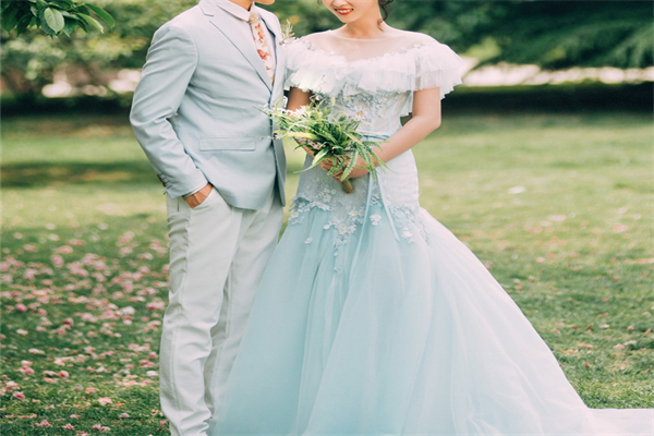 ME紀(jì)實(shí)婚紗攝影加盟