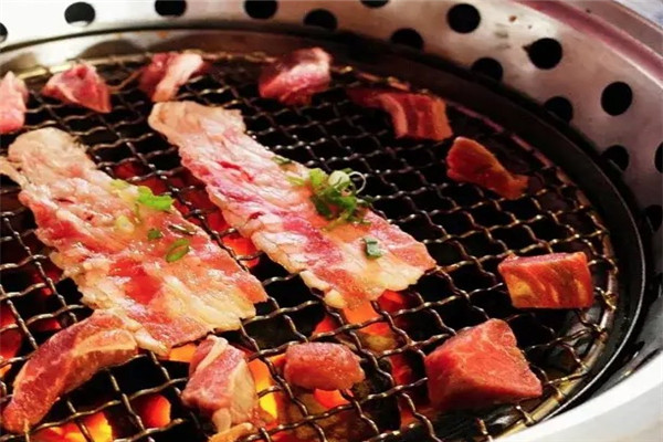 精致臺(tái)灣燒肉火鍋加盟