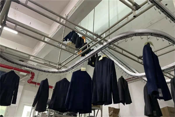 葉丹服飾