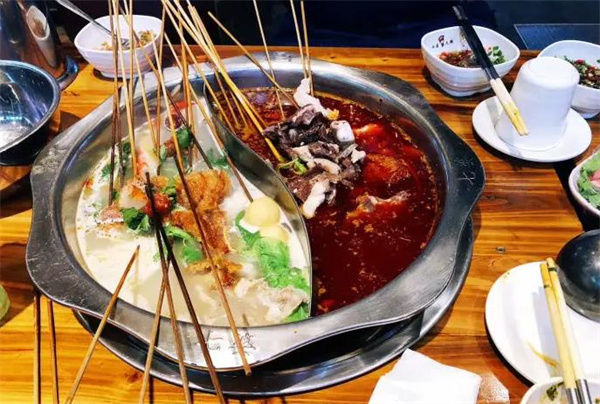七婆串串香火鍋