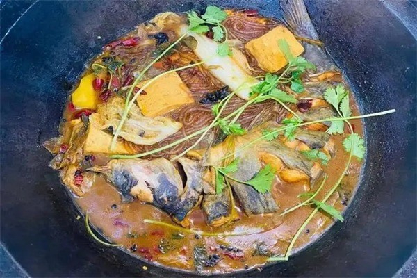 大鍋燉魚