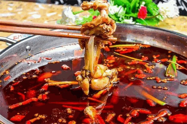 渝坊美蛙魚頭火鍋
