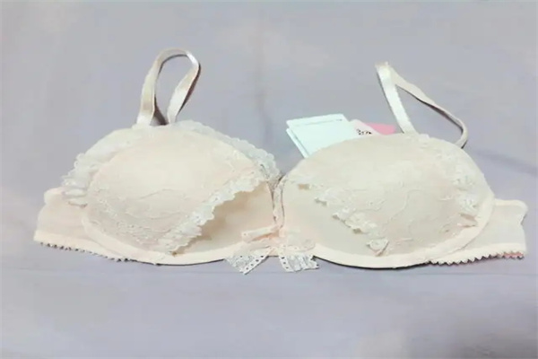 奧黛莉加盟
