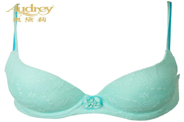 奧黛莉加盟