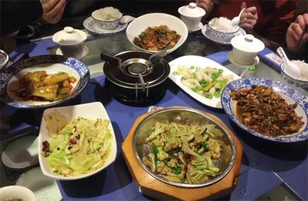 飯菜真香老壇酸菜魚(yú)