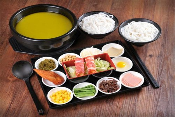 云翥井里云南傳統(tǒng)過橋米線