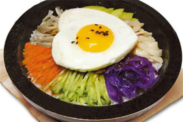 五彩石鍋拌飯加盟