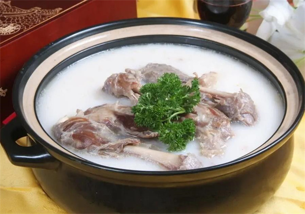 苗韻竹蓀鵝餐飲