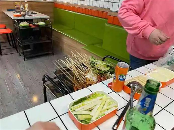 蓉于一家串串火鍋