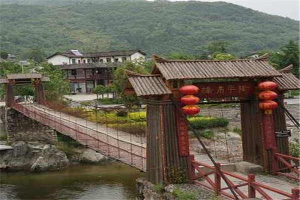 六加伊農(nóng)家樂