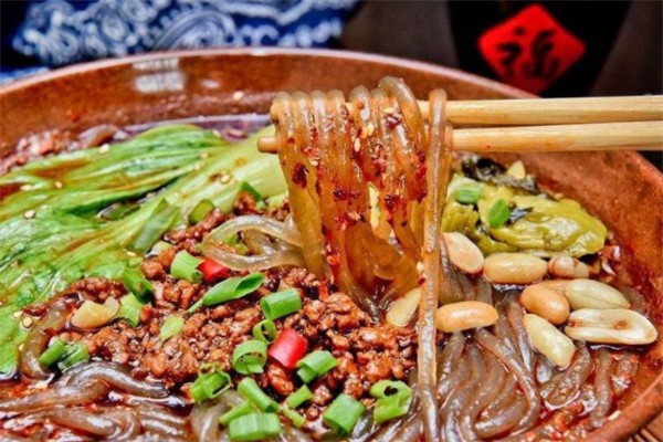 幸運紅酸辣粉加盟