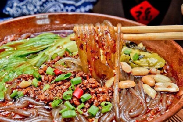 幸運紅酸辣粉加盟