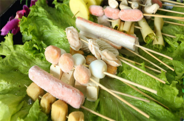 串串香旋轉(zhuǎn)火鍋