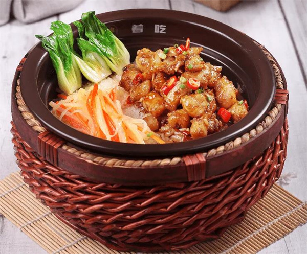 紫砂煲拌飯