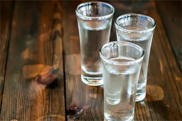 健巢酒業(yè)