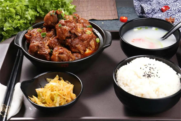 槌牛釃骨頭飯加盟
