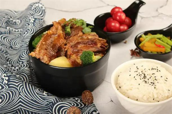 槌牛釃骨頭飯加盟