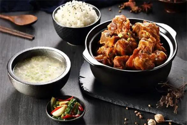 槌牛釃骨頭飯加盟