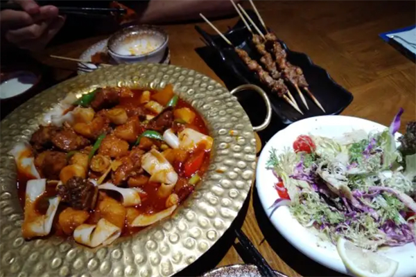 疆文化新疆歡樂(lè)餐廳加盟