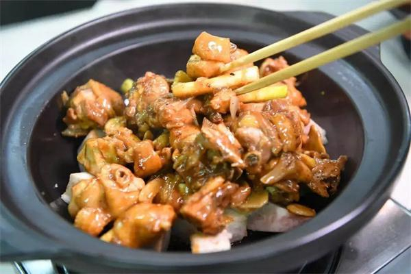 百滋雞煲加盟