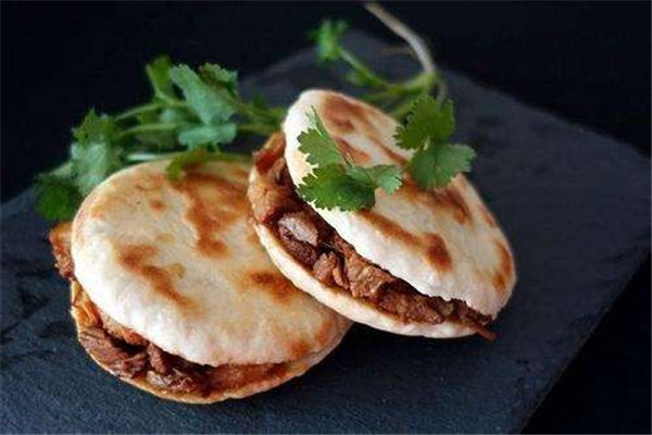 曹小胖肉夾饃
