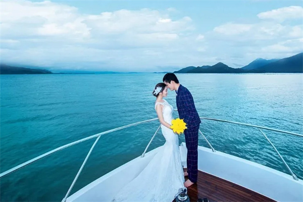 沙侖玫瑰定制婚紗攝影加盟