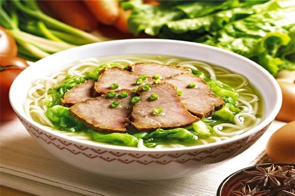 冒煙辣網(wǎng)紅牛肉面