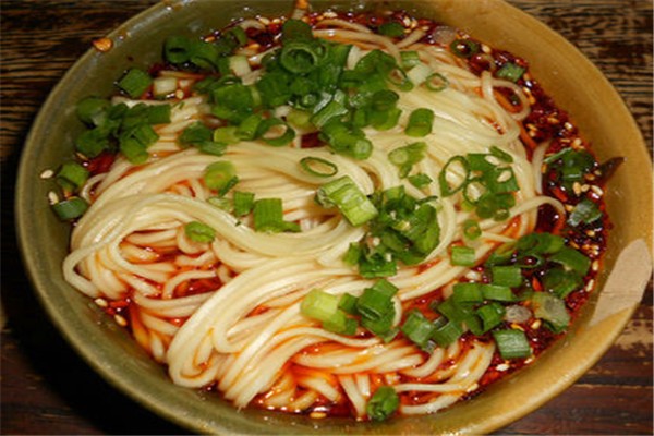 冒煙辣網(wǎng)紅牛肉面