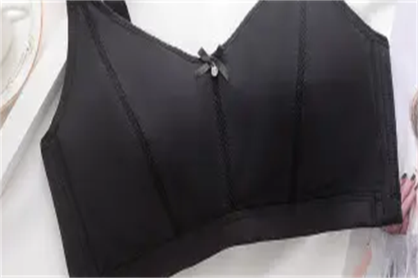 曼琪瑩內(nèi)衣