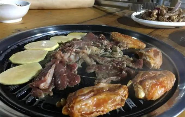 苗韻竹蓀鵝餐飲