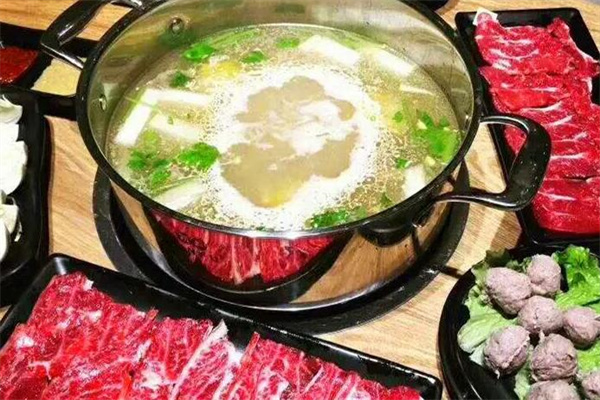 百里尋牛肉火鍋店加盟